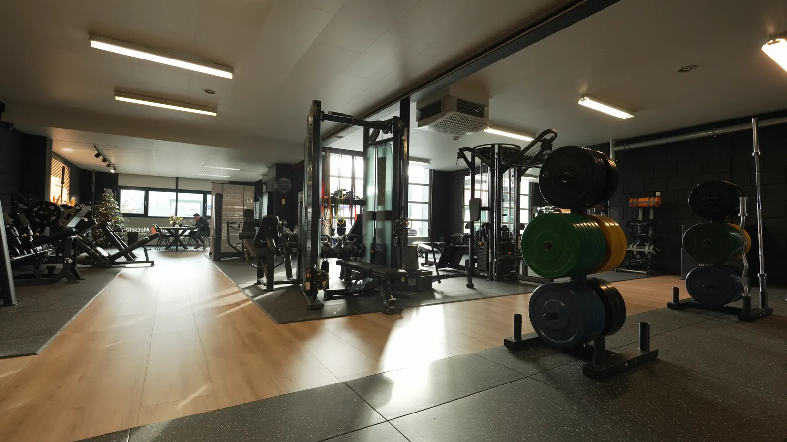 Sporter bekijkt trainingsplanning en prijzen bij Push Limits