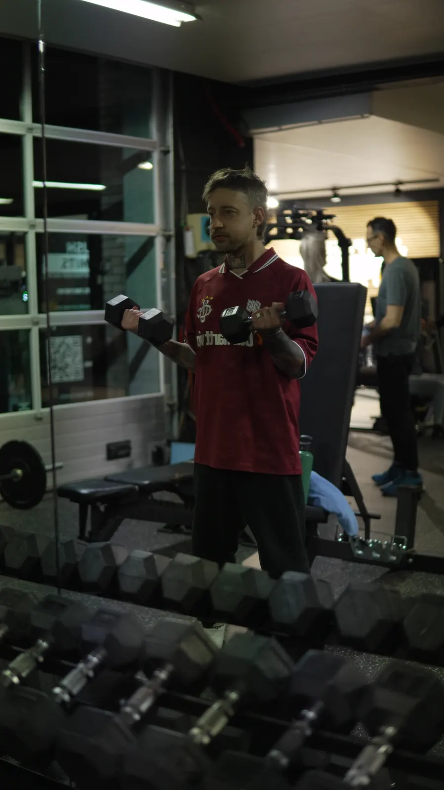 Kleine groep sporters traint onder begeleiding bij Push Limits